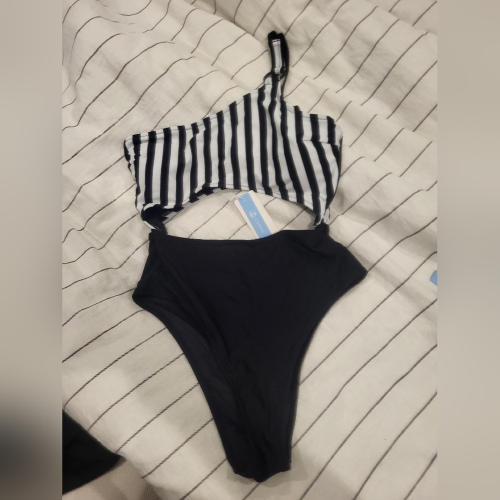 NWT Cupshe one piece bathing suit